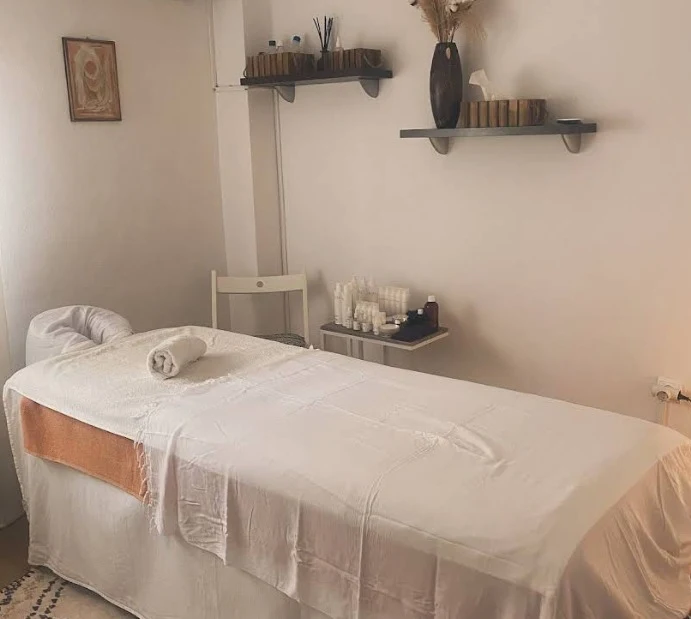 Abhyanga: Full body massage