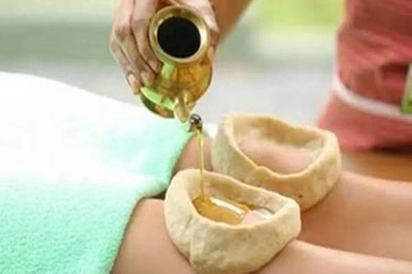 Janu Basti · Knee Pool Therapy